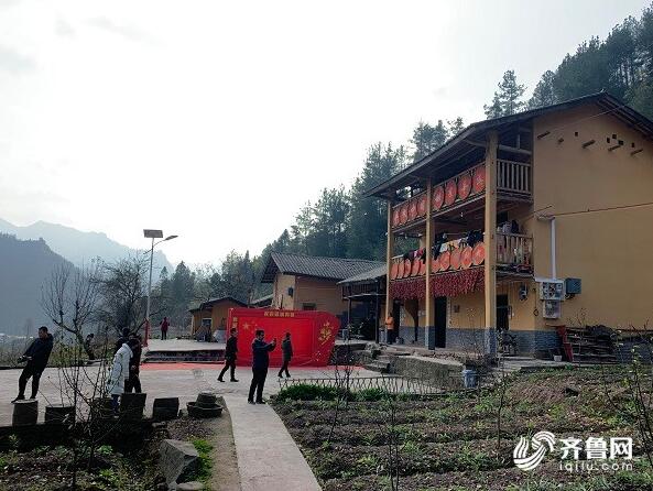 鲁渝扶贫深化协作 重庆这个村贫困户全部达脱贫标准