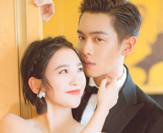 唐艺昕怀孕了吗？穿着宽松巧妙遮掩小腹,细节引猜测