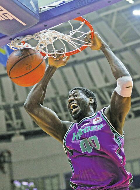 六连胜！破魔咒！山东男篮17年来客场首胜新疆创造历史