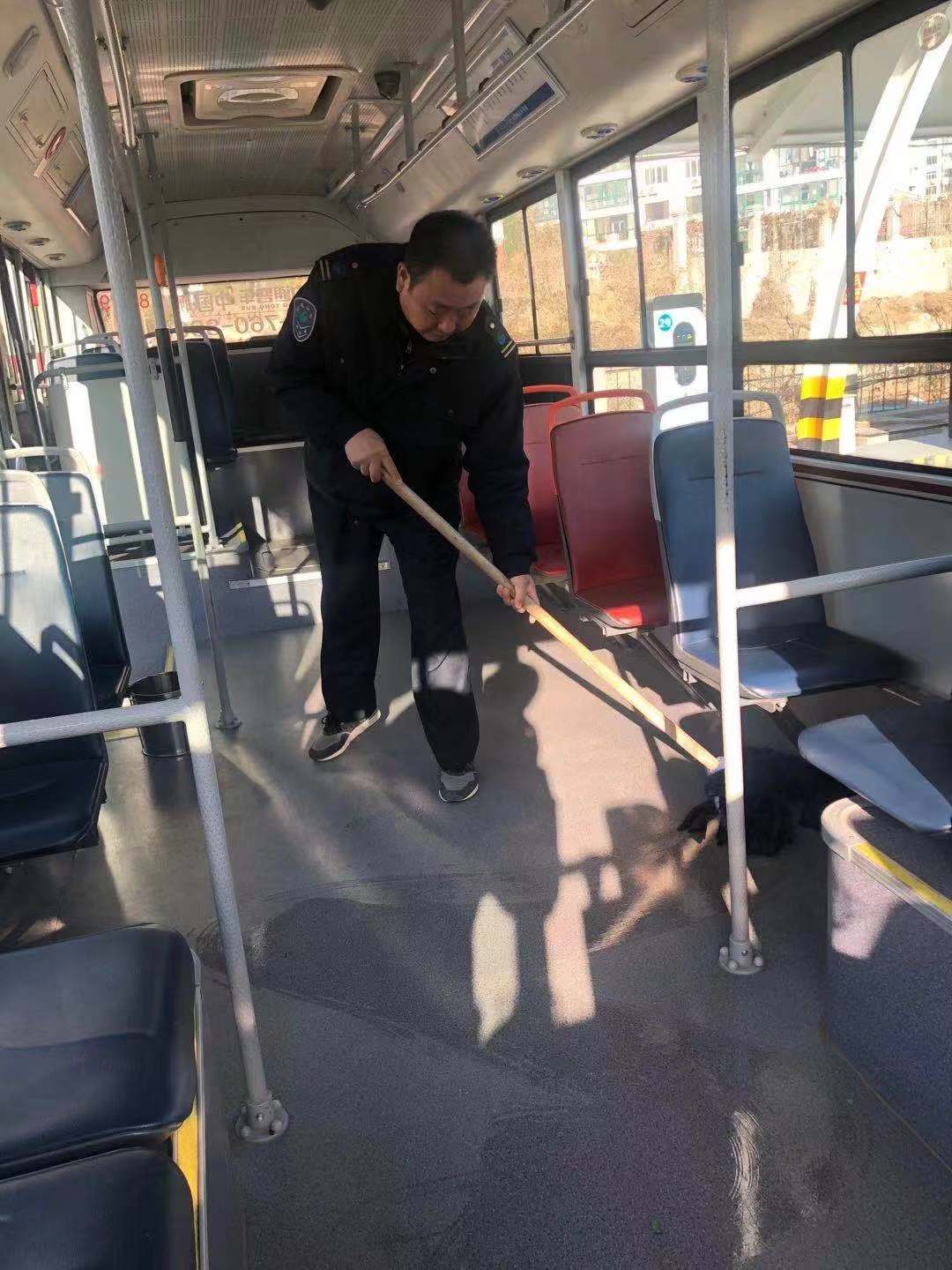 [温暖泉城]穿梭在大山深处的公交线