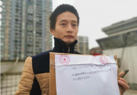 令人揪心!幼儿输液时疑有虫怎么回事?真相了原来是这样!