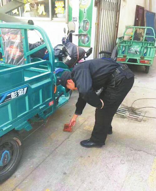 [温暖泉城]买建材途中丢钱包热心保安捡到归还