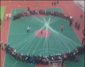 这个视频火了!中国学生跳绳场面壮观,外国网友赞叹:太炫酷了