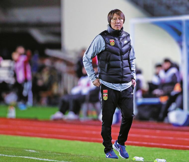 国足选帅：不该是“一场游戏一场梦”