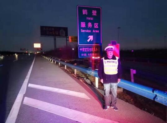 为生命护航!急救车千里转运重病女童 沿途司机为她让出生命通道