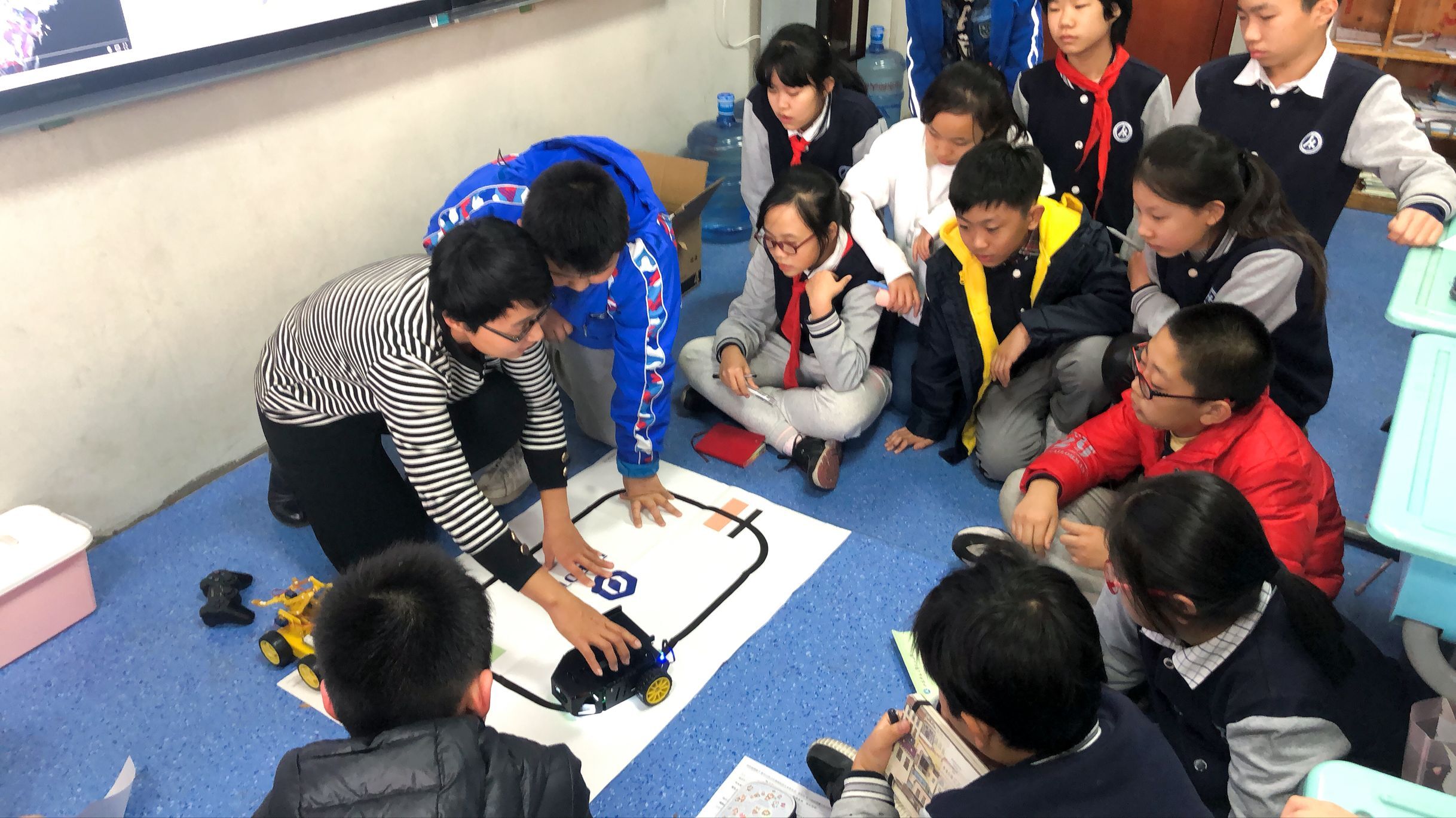 �á���˼���롱Я��AI����δ������ɽʦ��С���мҳ���̳