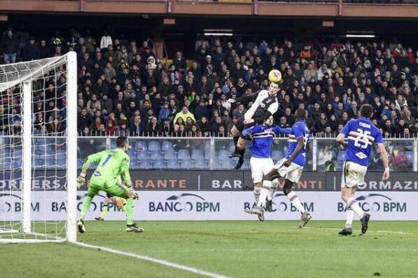 高空神球！C罗飞起来了是怎么回事？终于真相了，原来是这样！