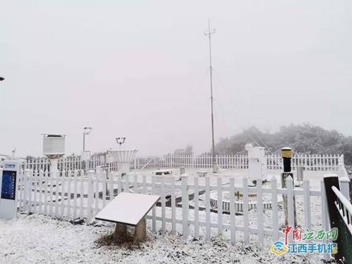 入目皆是美景!庐山下雪啦,这才是冬天该有的亚子