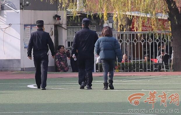 令人气愤！教师连抽学生耳光是怎么回事？终于真相了，原来是这样！