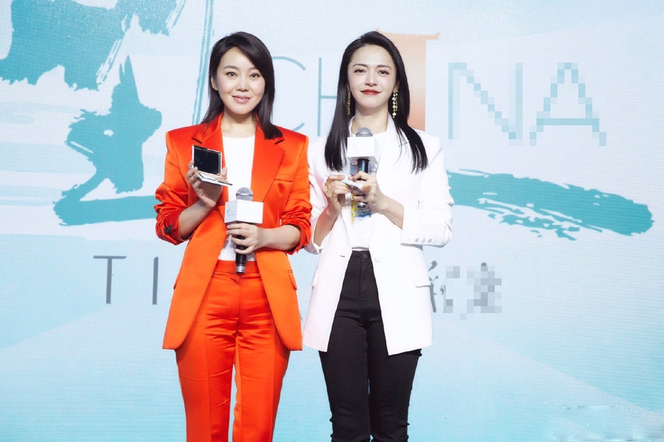 再现“迷人妆容”！佟掌柜郭芙蓉同框！姚晨为闫妮化妆引回忆杀