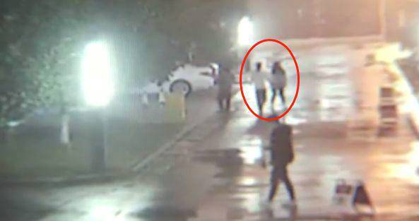 男子当街抱摔女生全部经过曝光让人恼怒!我们如何保护自己?