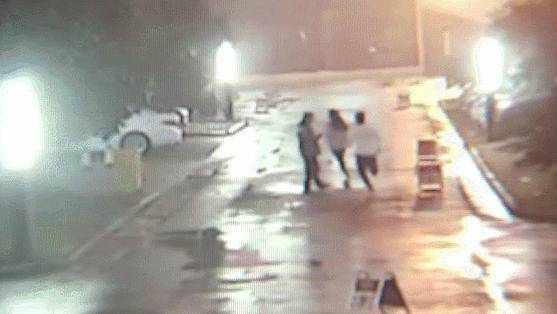 男子当街抱摔女生全部经过曝光让人恼怒!我们如何保护自己?