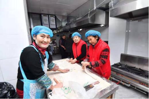 “书记直通车”开进居民心坎里---济南改革媒体行见证40年老旧院落大变身