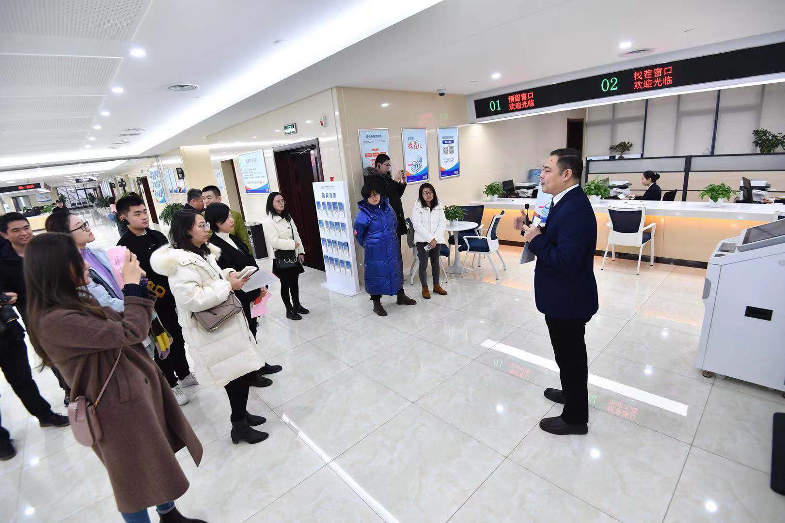 社区治理、流程再造、“两个中心”建设、新旧动能转换……一系列改革“组合拳”绘就泉城发展新蓝图