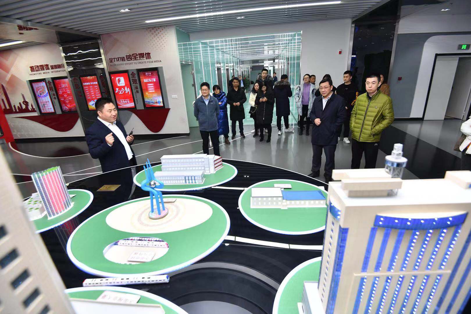 社区治理、流程再造、“两个中心”建设、新旧动能转换……一系列改革“组合拳”绘就泉城发展新蓝图