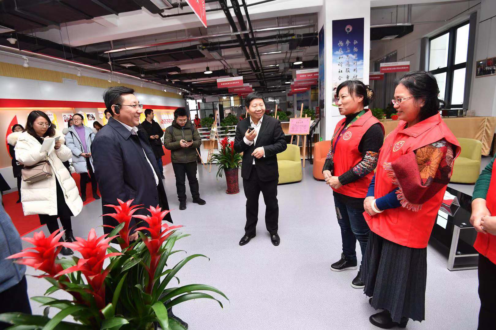 社区治理、流程再造、“两个中心”建设、新旧动能转换……一系列改革“组合拳”绘就泉城发展新蓝图