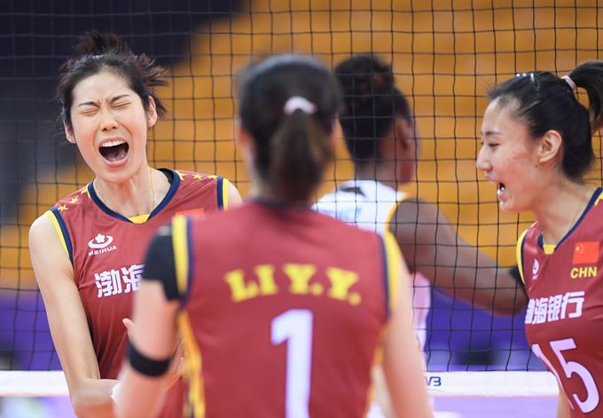朱婷28扣21中:天津3-0北汽女排 球迷:看她打球是种享受!