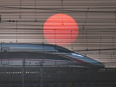 3.5万公里 中国高铁强劲奔跑