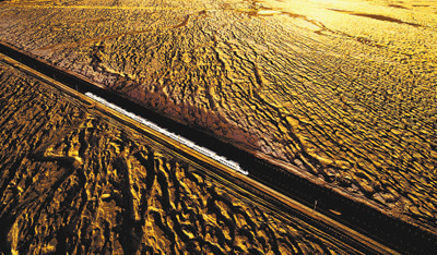 3.5万公里 中国高铁强劲奔跑