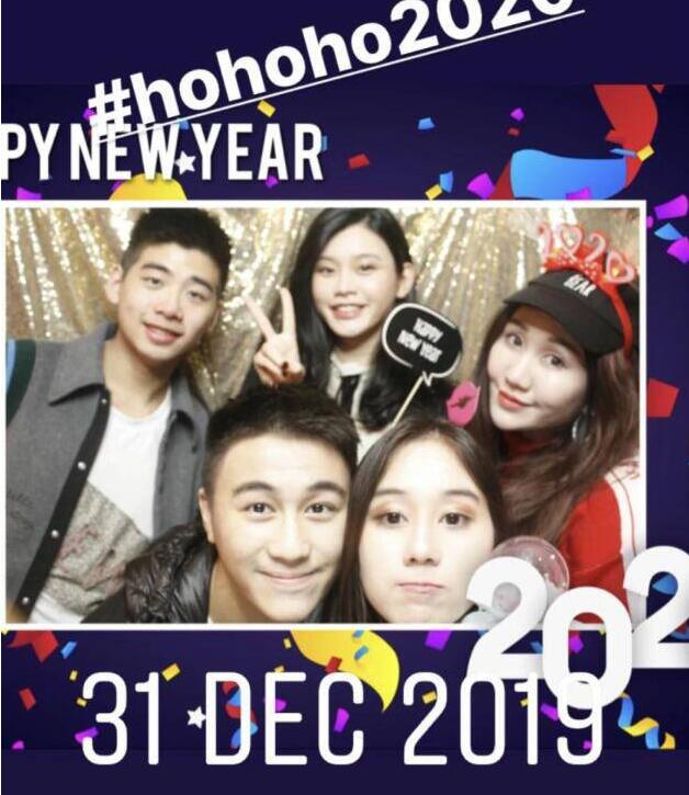 赌王四太全家福曝光!奚梦瑶产后露面已恢复到孕前状态