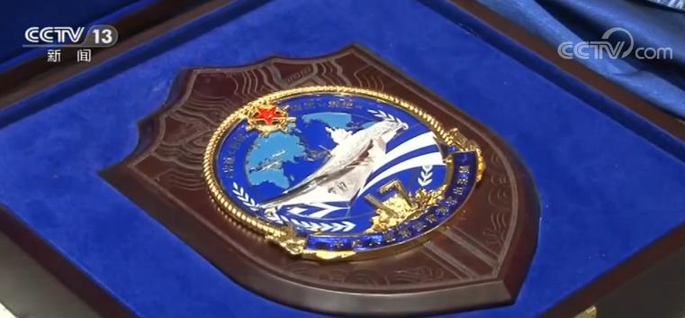 山东舰文创全球首发 呈现航母梦强军梦