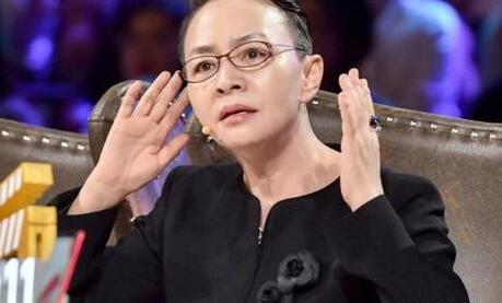 宋丹丹再上春晚不演小品改唱歌？网友：被心火烧洗脑了