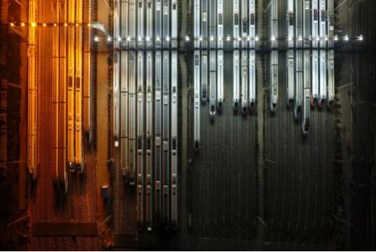 大大大大片来袭，太科幻了！