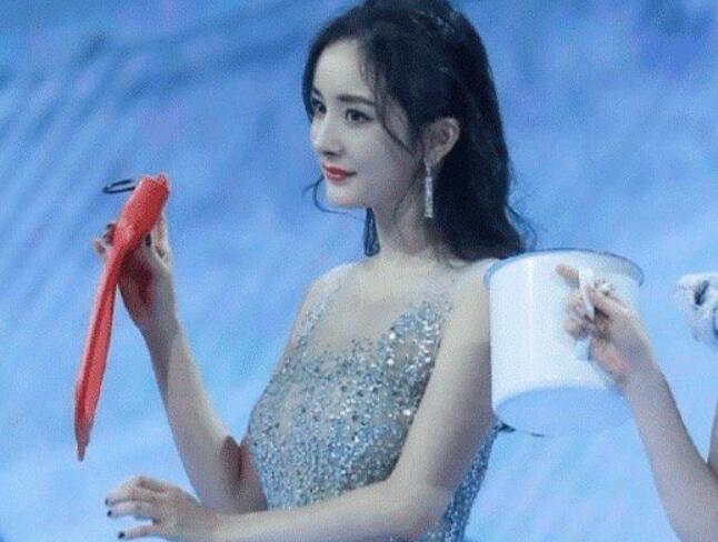 杨幂深夜赴美容院是什么情况?怎么回事?终于真相了,原来是这样!