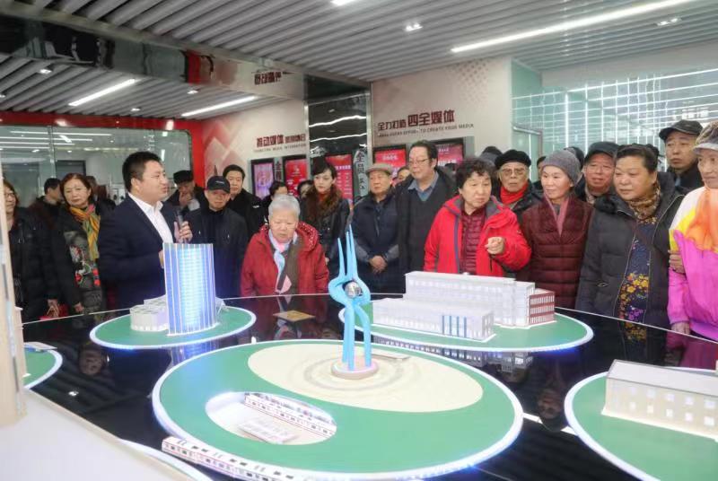 这场退休老同志茶话会，喜气洋洋暖人心