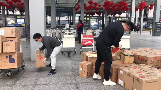 抗击疫情 民航在行动 