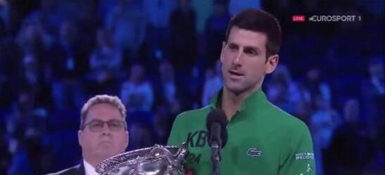 小德澳网缅怀科比 衣服上字母代表什么 科比是他导师？