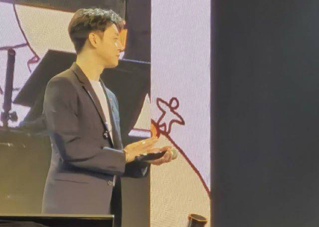 朴有天将复出 粉丝见面会上这个做法引发网友反感