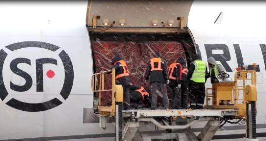 邮政、快递企业累计承运防疫物资超10000吨