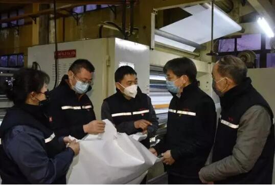 两手抓！中央企业全力以赴加快恢复生产经营加强疫情防控保障