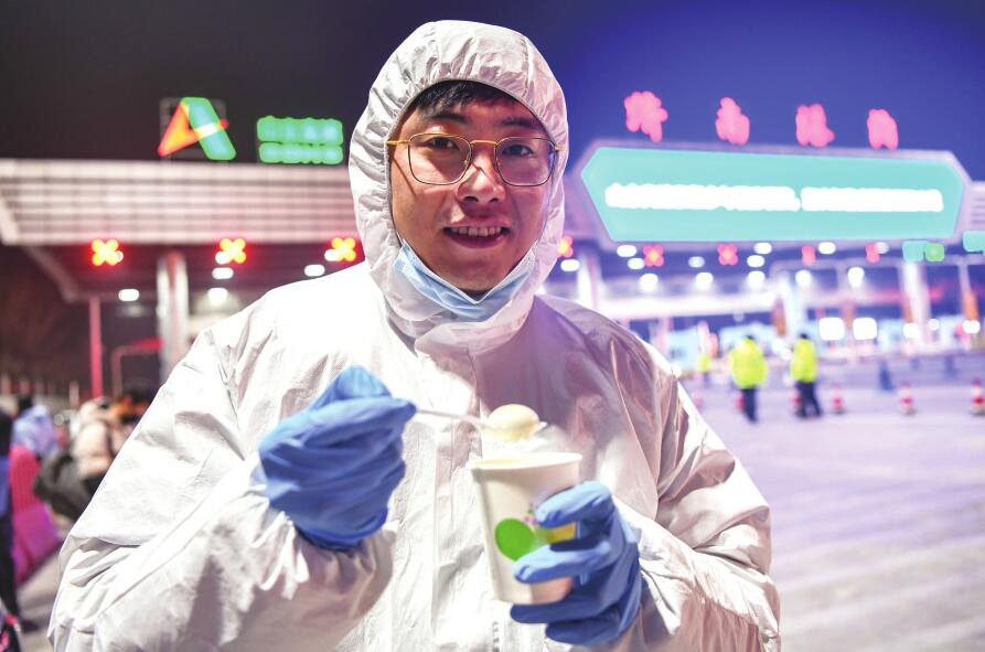 《镜头里的济南战“疫”》系列报道⑧90后小伙的坚守