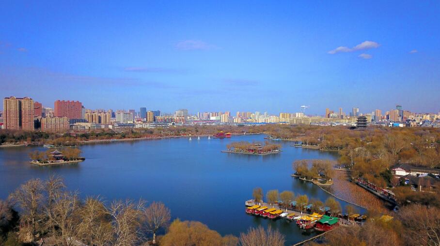 济南：云翔天际间，雪融春又归