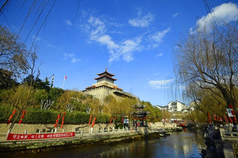 济南：云翔天际间，雪融春又归