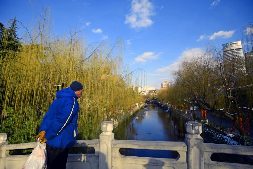 济南：云翔天际间，雪融春又归