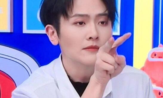 太优秀了！刘端端配音毒液上热搜 星二代家庭背景曝光