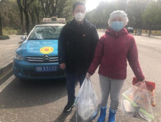 “逆行”与“感动” 江苏黄石合力战“疫”