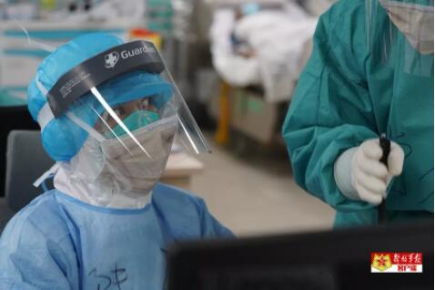 走进火神山医院重症医学一科，确认你的眼神是最美！