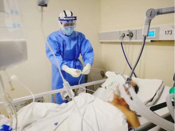 帮病人渡过生命的岔路口丨白衣战士抗疫日记