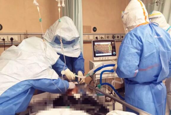 帮病人渡过生命的岔路口丨白衣战士抗疫日记