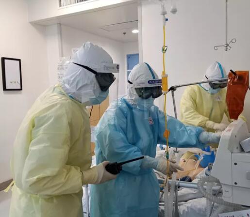 帮病人渡过生命的岔路口丨白衣战士抗疫日记