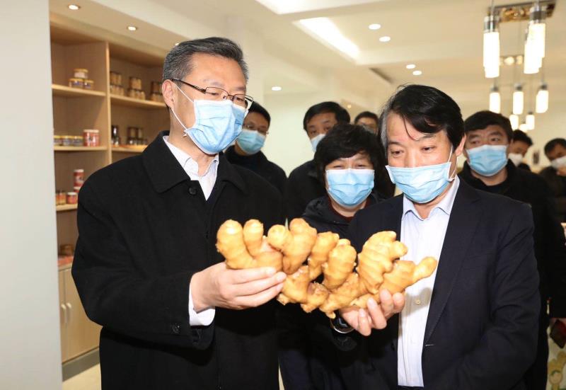 尹清忠要求立足实际 强化“两稳一保”措施