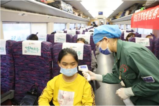 这些人有点酷，打了“动的”去上班！