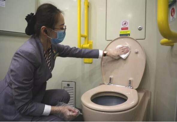 这些人有点酷，打了“动的”去上班！