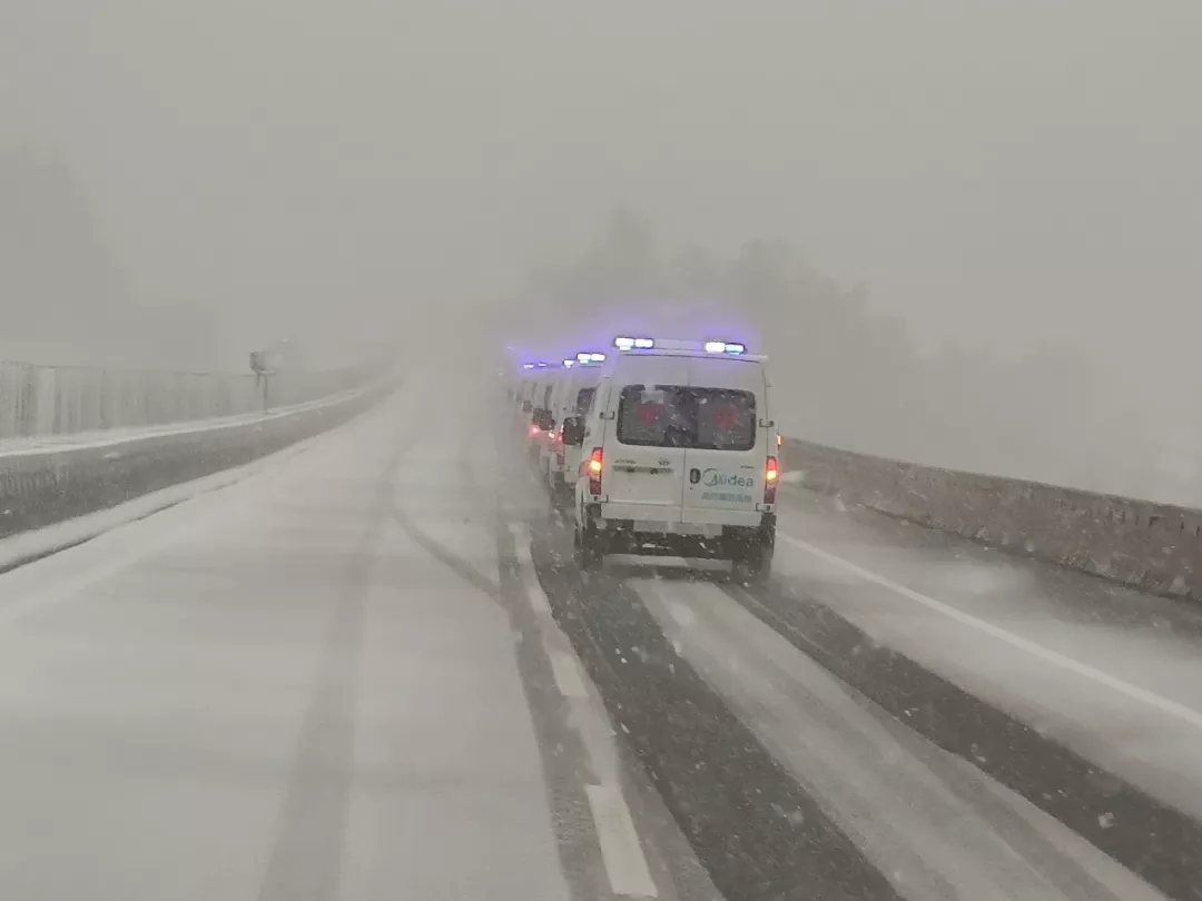 【“疫”线故事】来自武汉的敬礼，送给这些“风雪夜归人”