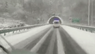 【“疫”线故事】来自武汉的敬礼，送给这些“风雪夜归人”