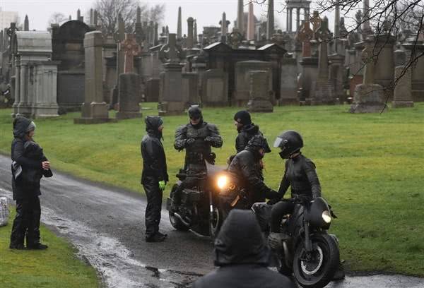 蝙蝠侠片场照曝光，演员再次更替由罗伯特·帕丁森出演